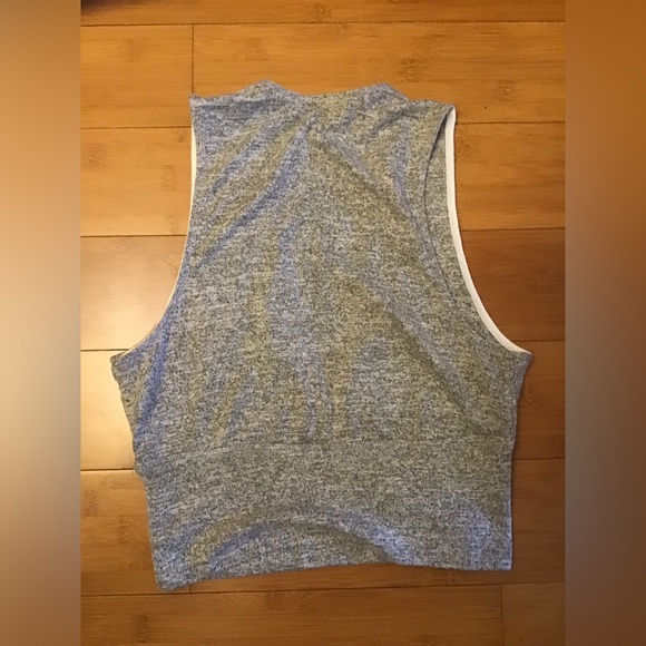 NWOT Aritzia Wilfred Free Valeria Top
Cropped Deep-V Tank Heather Black/Grey - Picture 6 of 11